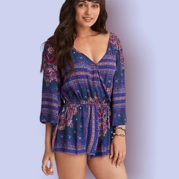 American Eagle Outfitters AEO Multi Print Bell Sleeve VNeck Festival Boho Romper - Picture 1 of 9